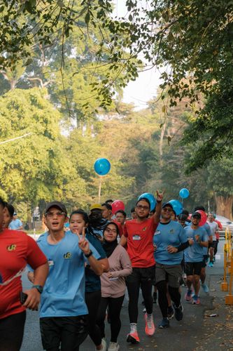 Race photo from Happy One Decade Unpad Runner
