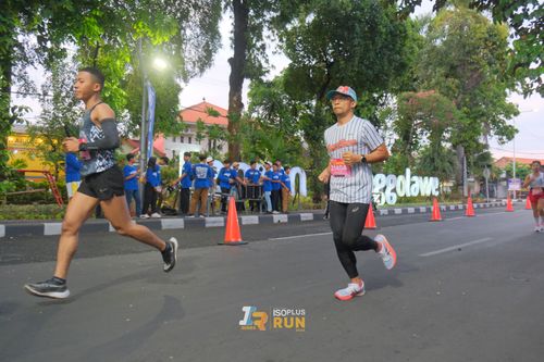 Race photo from Isoplus Run 2024 Surabaya