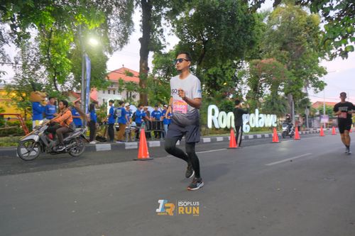 Race photo from Isoplus Run 2024 Surabaya