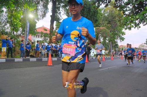 Race photo from Isoplus Run 2024 Surabaya
