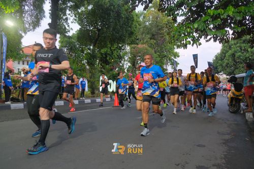 Race photo from Isoplus Run 2024 Surabaya