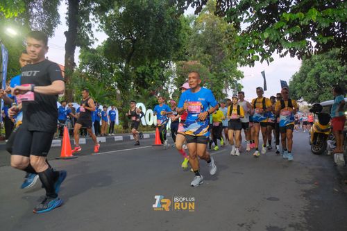 Race photo from Isoplus Run 2024 Surabaya