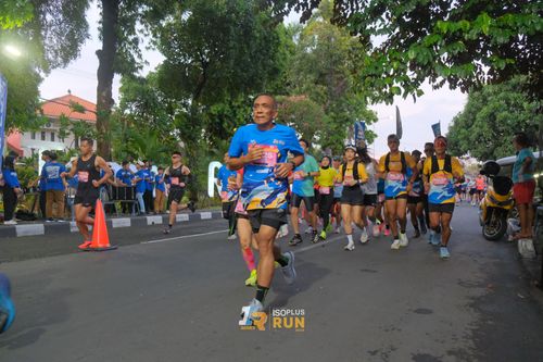 Race photo from Isoplus Run 2024 Surabaya