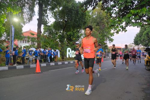 Race photo from Isoplus Run 2024 Surabaya