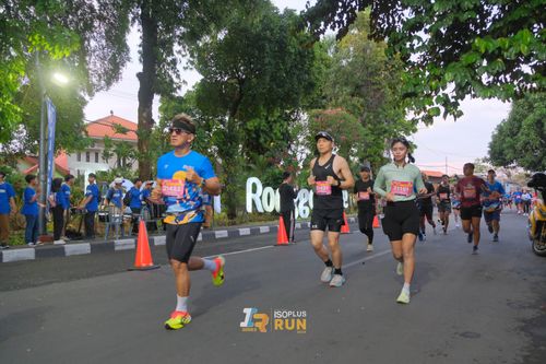 Race photo from Isoplus Run 2024 Surabaya