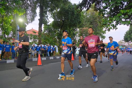 Race photo from Isoplus Run 2024 Surabaya
