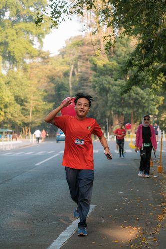 Race photo from Happy One Decade Unpad Runner