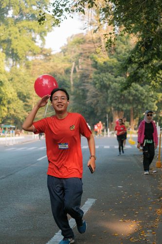 Race photo from Happy One Decade Unpad Runner