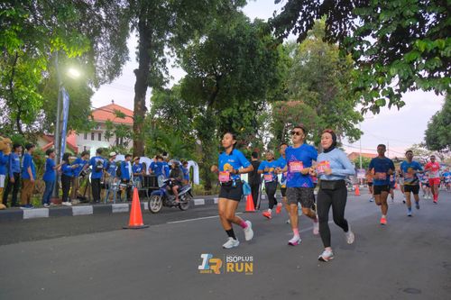 Race photo from Isoplus Run 2024 Surabaya