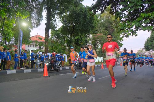 Race photo from Isoplus Run 2024 Surabaya
