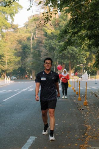 Race photo from Happy One Decade Unpad Runner