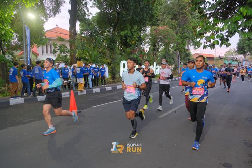 Race photo from Isoplus Run 2024 Surabaya