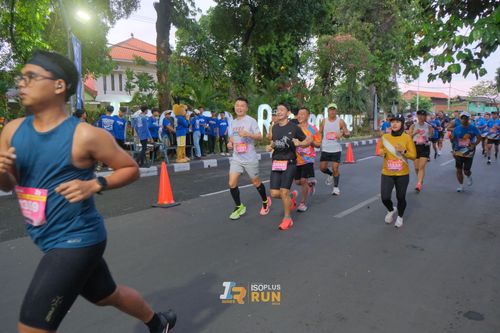 Race photo from Isoplus Run 2024 Surabaya