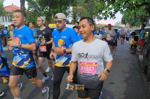 Race photo from Isoplus Run 2024 Surabaya