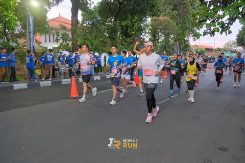 Race photo from Isoplus Run 2024 Surabaya