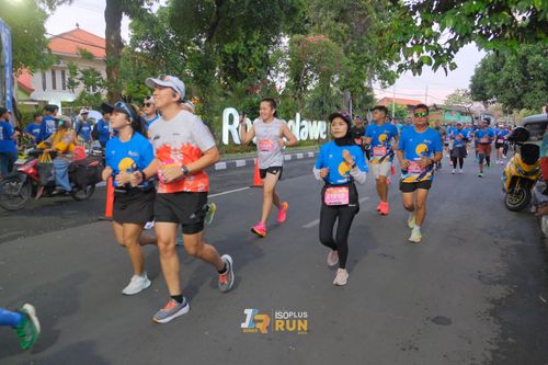 Race photo from Isoplus Run 2024 Surabaya