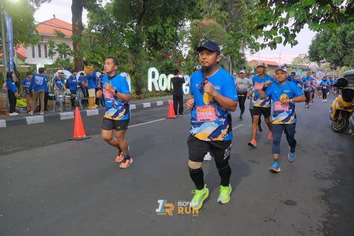 Race photo from Isoplus Run 2024 Surabaya