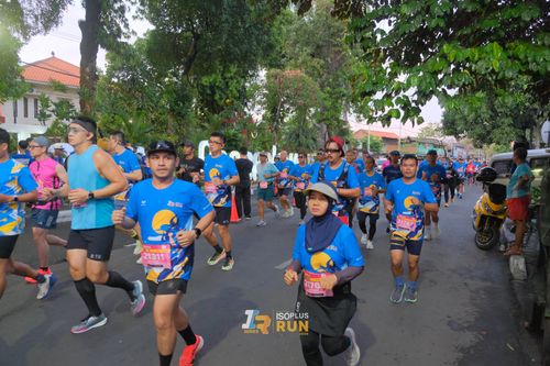 Race photo from Isoplus Run 2024 Surabaya