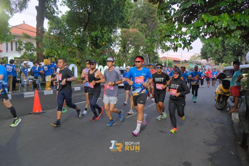 Race photo from Isoplus Run 2024 Surabaya