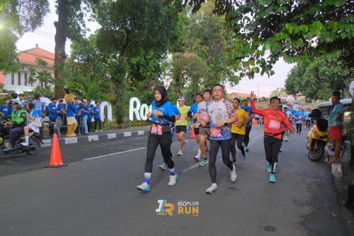 Race photo from Isoplus Run 2024 Surabaya