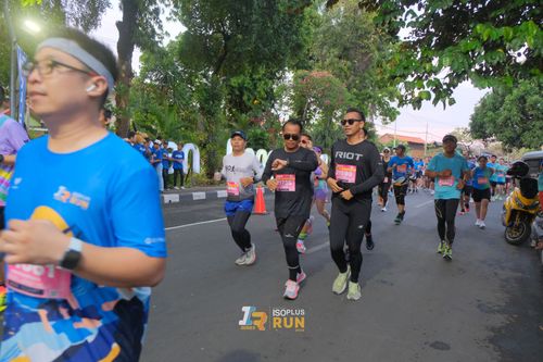 Race photo from Isoplus Run 2024 Surabaya