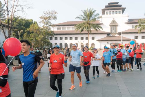 Race photo from Happy One Decade Unpad Runner