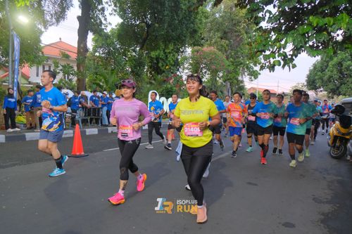 Race photo from Isoplus Run 2024 Surabaya