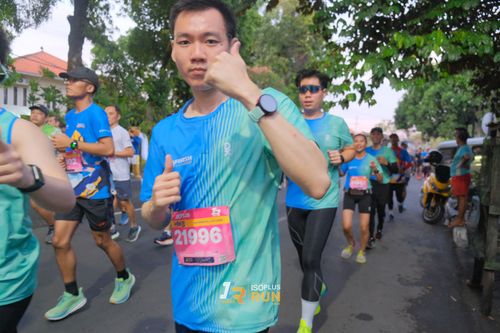 Race photo from Isoplus Run 2024 Surabaya
