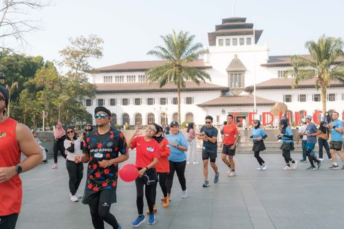 Race photo from Happy One Decade Unpad Runner