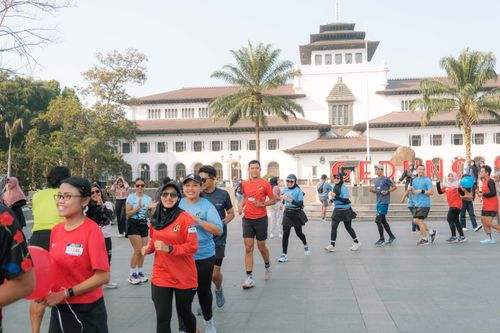 Race photo from Happy One Decade Unpad Runner