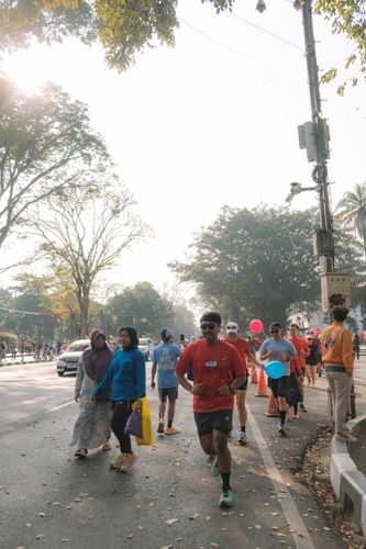 Race photo from Happy One Decade Unpad Runner
