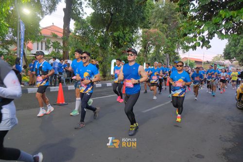 Race photo from Isoplus Run 2024 Surabaya