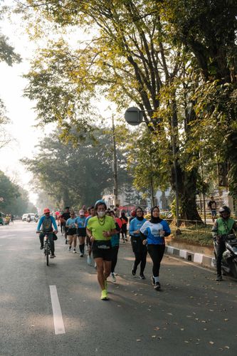 Race photo from Happy One Decade Unpad Runner