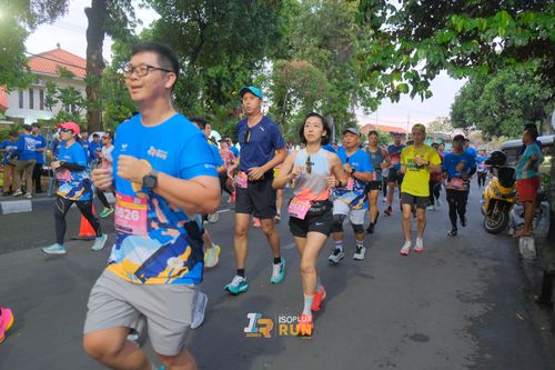 Race photo from Isoplus Run 2024 Surabaya