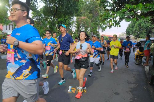 Race photo from Isoplus Run 2024 Surabaya