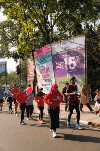 Race photo from Happy One Decade Unpad Runner