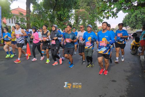 Race photo from Isoplus Run 2024 Surabaya