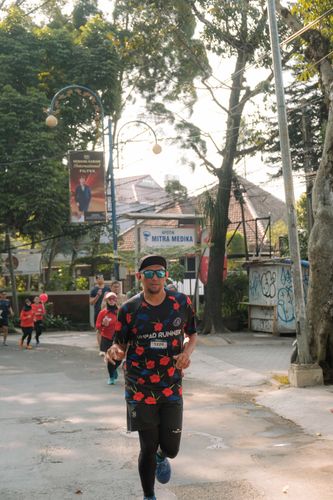 Race photo from Happy One Decade Unpad Runner