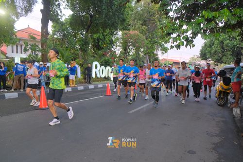 Race photo from Isoplus Run 2024 Surabaya