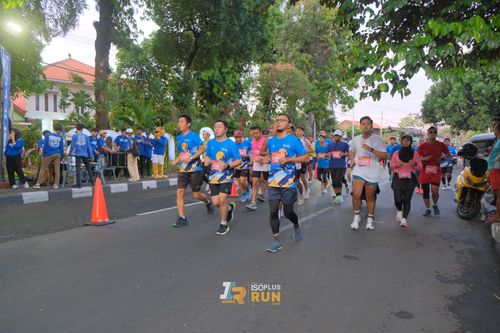 Race photo from Isoplus Run 2024 Surabaya