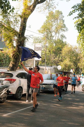 Race photo from Happy One Decade Unpad Runner