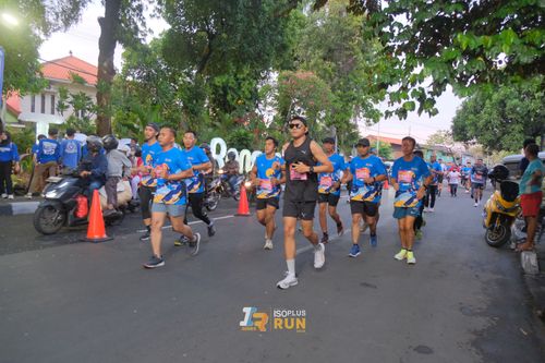Race photo from Isoplus Run 2024 Surabaya