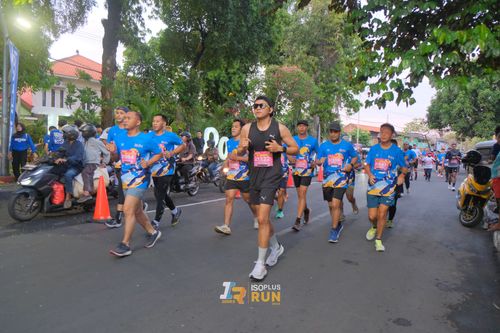 Race photo from Isoplus Run 2024 Surabaya