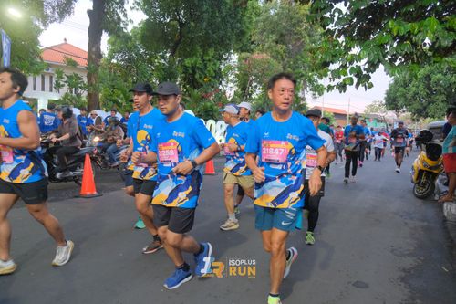 Race photo from Isoplus Run 2024 Surabaya