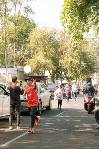 Race photo from Happy One Decade Unpad Runner