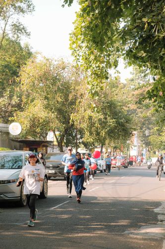 Race photo from Happy One Decade Unpad Runner
