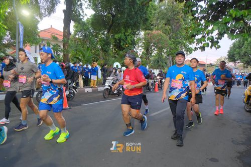 Race photo from Isoplus Run 2024 Surabaya