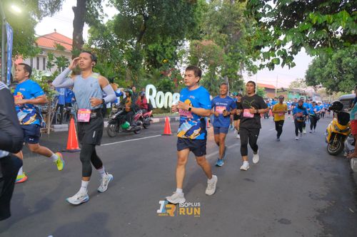 Race photo from Isoplus Run 2024 Surabaya