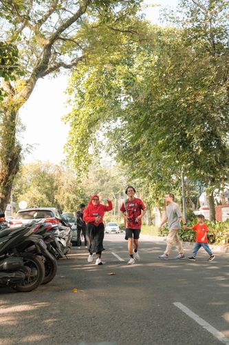 Race photo from Happy One Decade Unpad Runner