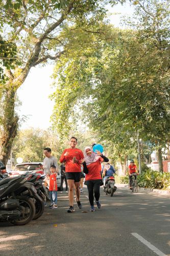 Race photo from Happy One Decade Unpad Runner